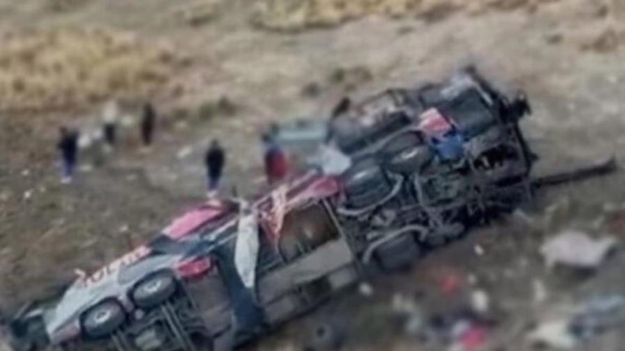La caída de un autobús a un abismo deja 21 muertos en el sur de Perú